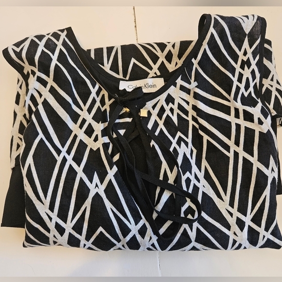 Calvin Klein Top size Small Black & white sleeves geometric pattern summer boho - Picture 8 of 8